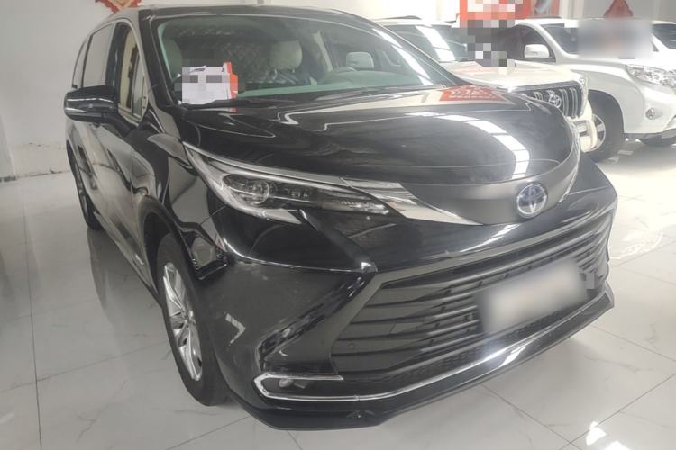 Toyota Sienna 2023 — 3