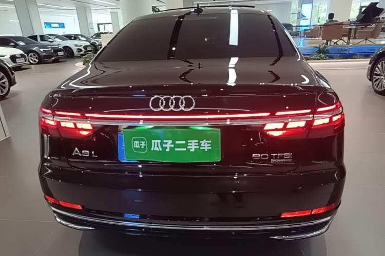 Audi A8 2023 — фото 5