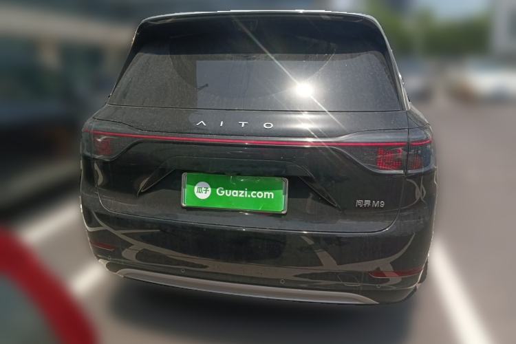 AITO M9 2025 — 5
