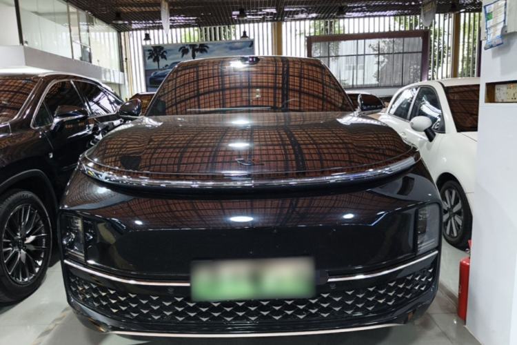 Li Auto L9 2025 — 2