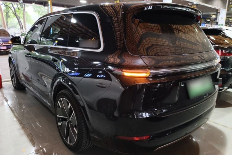 Li Auto L9 2025 — 4