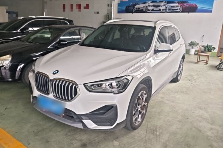 BMW X1 2022 — фото 1