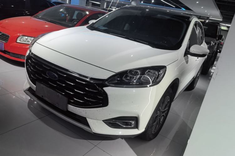 Ford Escape 2020 — фото 1