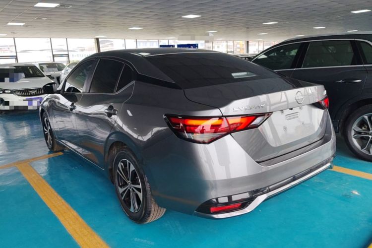 Nissan Sentra 2023 — 4