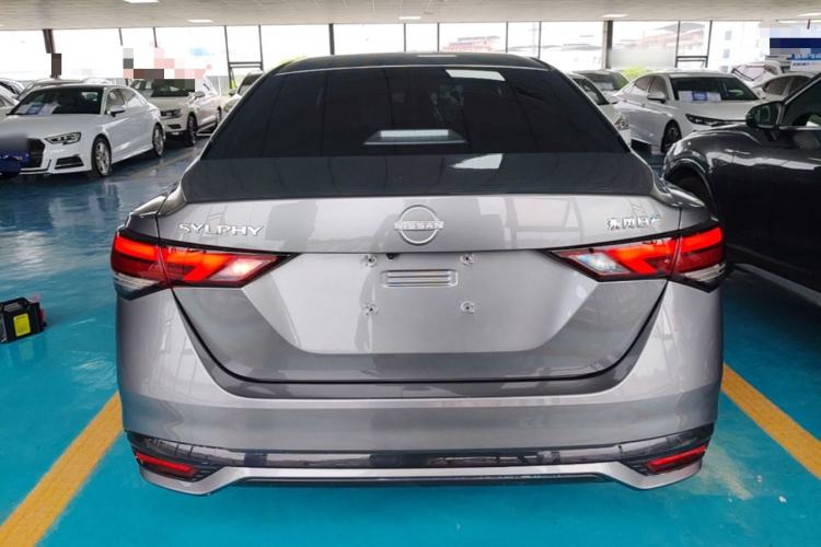 Nissan Sentra 2023 — 5
