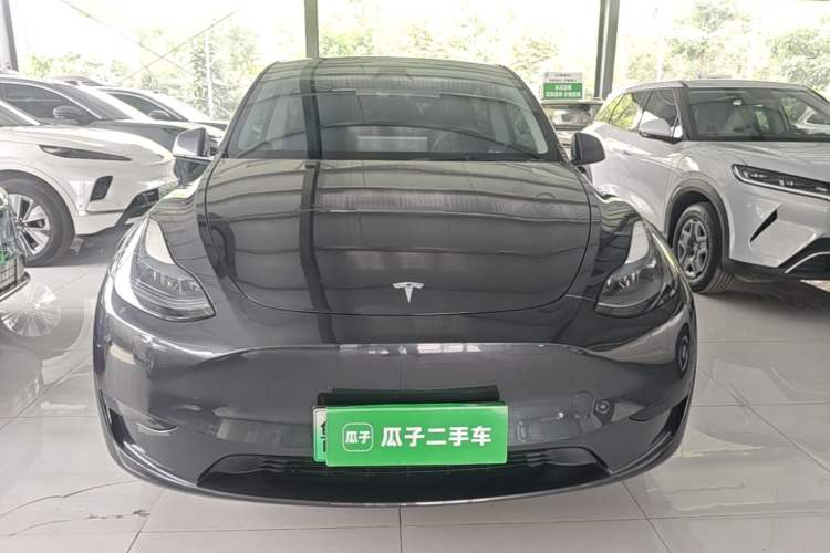 Tesla Model Y 2024 — 2
