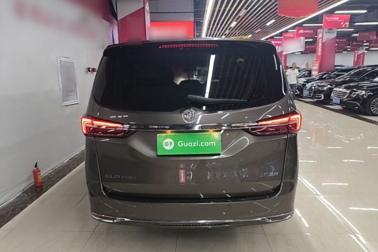 Buick GL8 2023 — 5