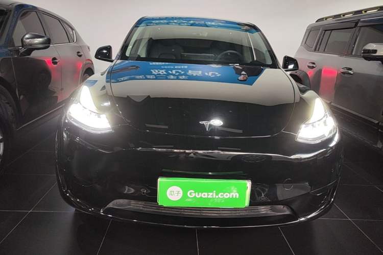 Tesla Model Y 2022 — 2