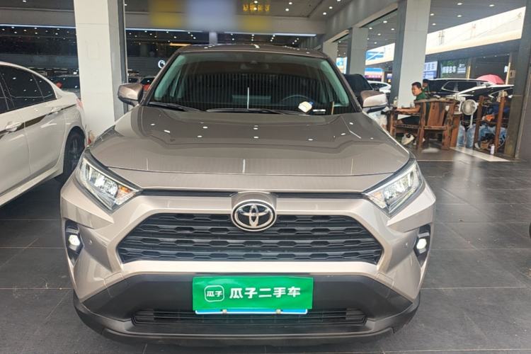 Toyota RAV4 2023 — 2