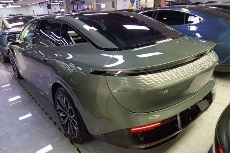 Zeekr 007 2025 — 4