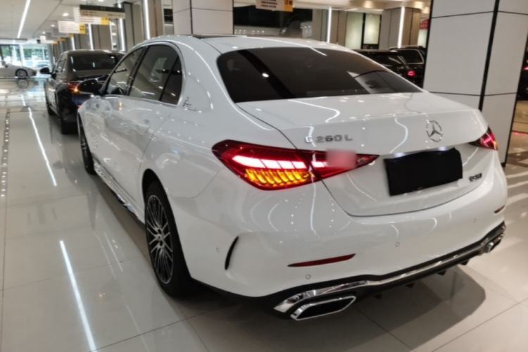 Mercedes-Benz C 260 L 2023 — 4