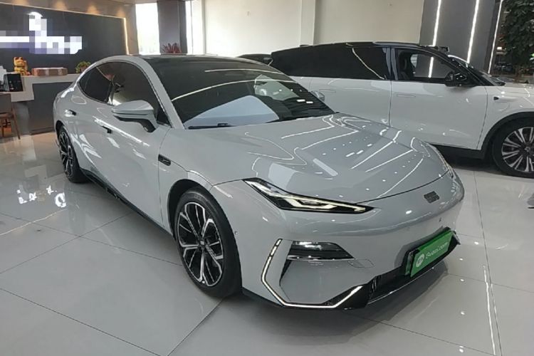 Geely Galaxy E8 2025 — 3