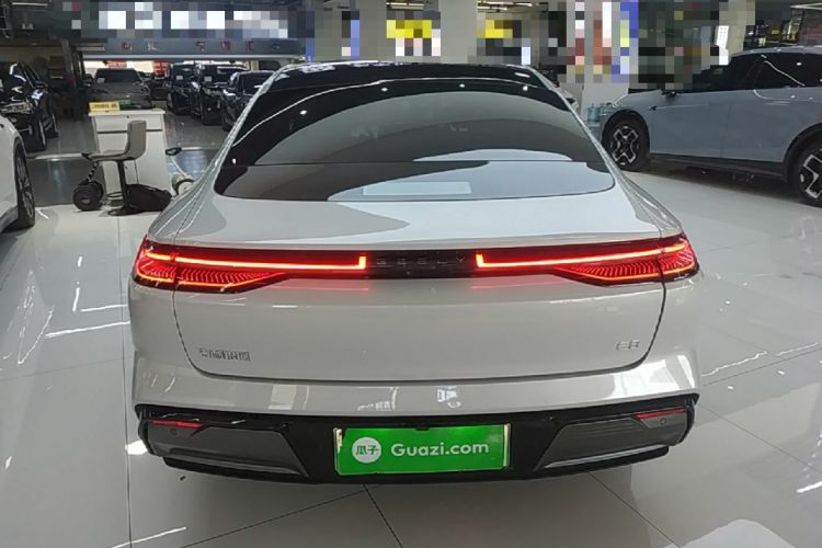 Geely Galaxy E8 2025 — 5