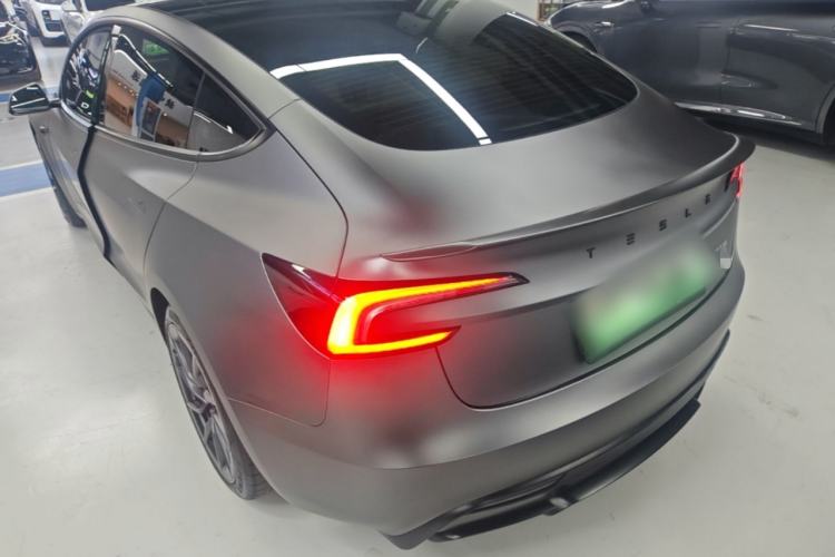 Tesla Model 3 2024 — 4