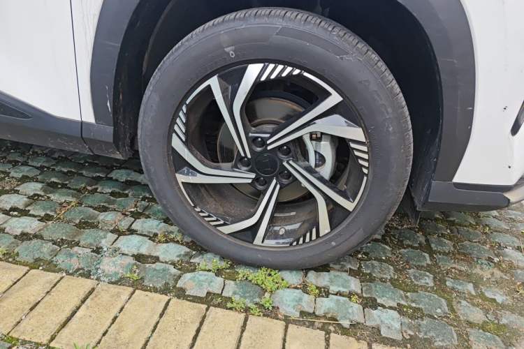 Geely Emgrand X7 2023 — 5
