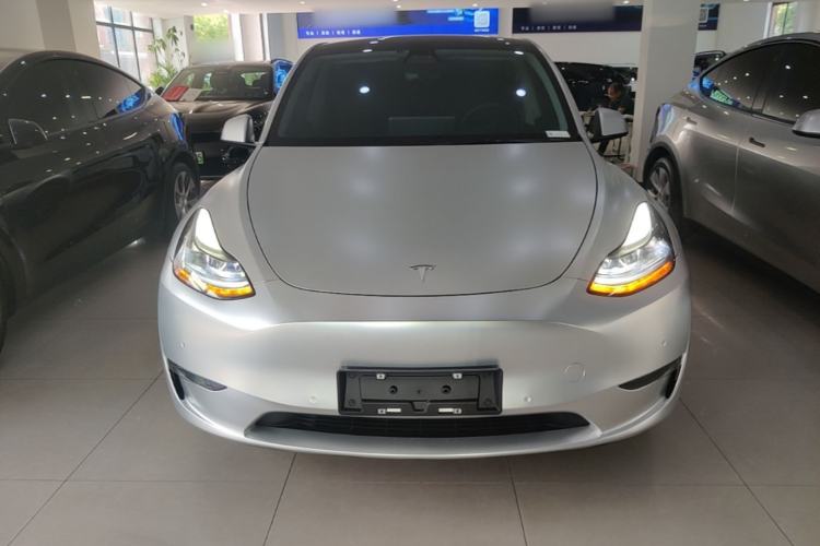 Tesla Model Y 2021 — 2