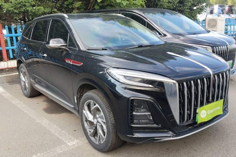 Hongqi HS3 2025 — 3