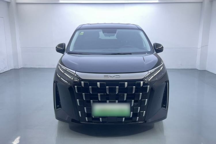 BYD M9 2025 — 2