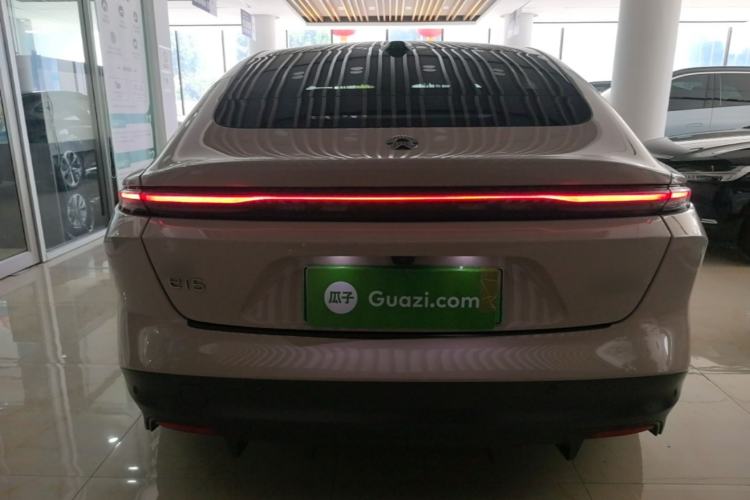 NIO ET5 2024 — 5
