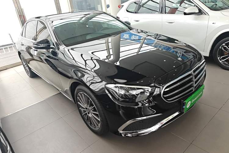 Mercedes-Benz E 260 L 2023 — 3