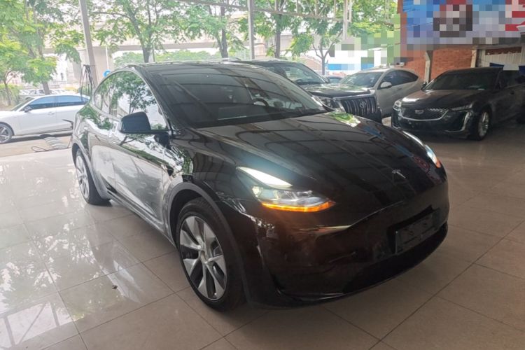 Tesla Model Y 2022 — 3