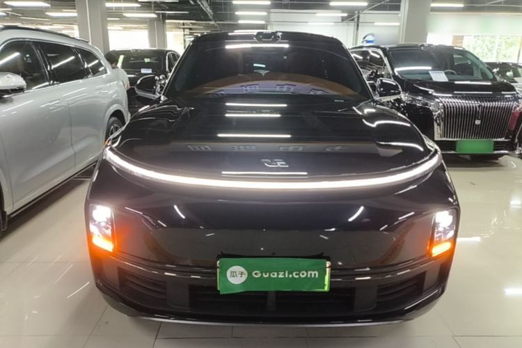 Li Auto L8 2024 — 2