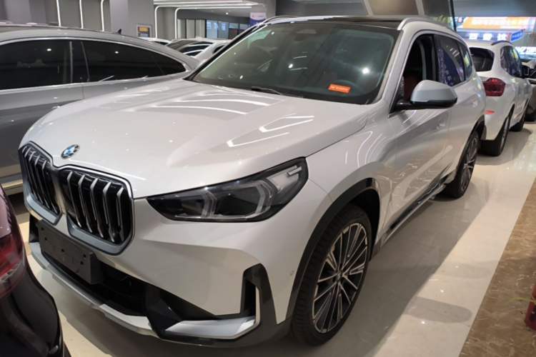 BMW X1 2023 — фото 1