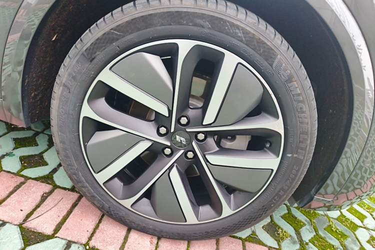 Li Auto L9 2022 — 5