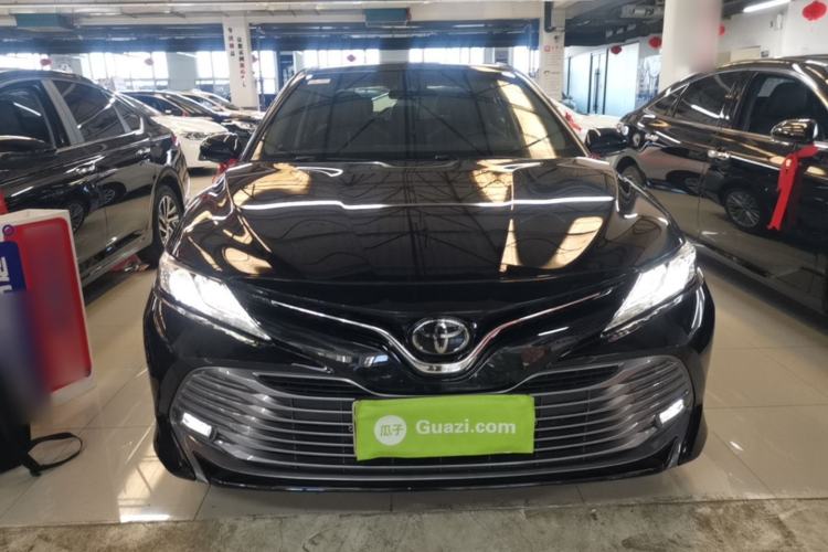 Toyota Camry 2019 — 2