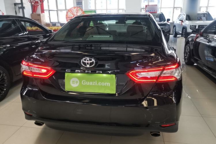 Toyota Camry 2019 — 5