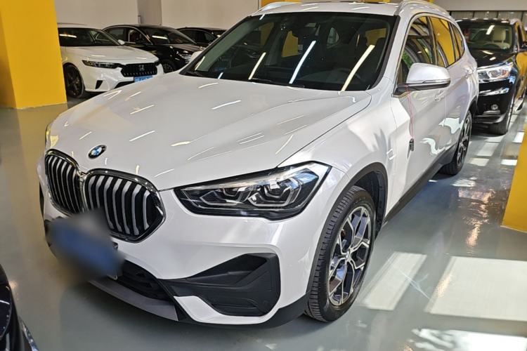 BMW X1 2022 — фото 1