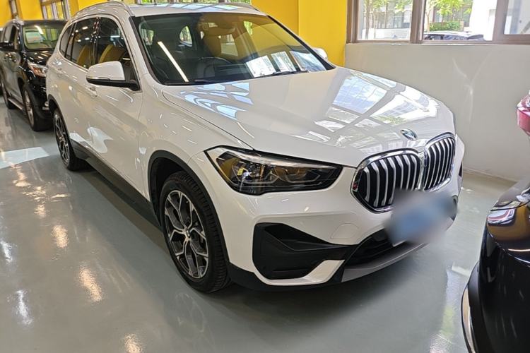 BMW X1 2022 — фото 3