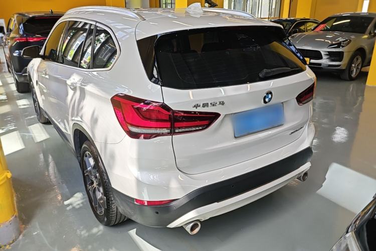 BMW X1 2022 — фото 4
