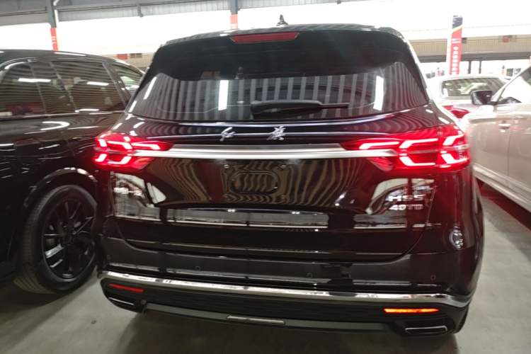Hongqi HS5 2022 — 5