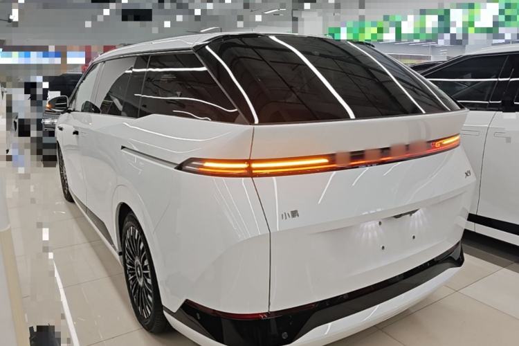 XPeng X9 2025 — 4