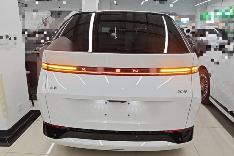 XPeng X9 2025 — 5