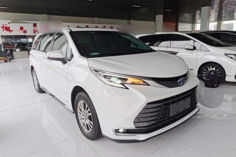 Toyota Sienna 2021 — 3