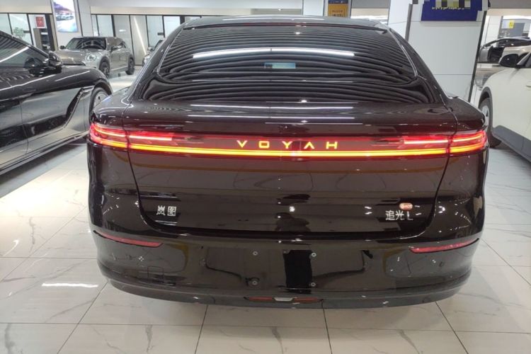 Voyah Lantu Chiguang L 2026 — 5