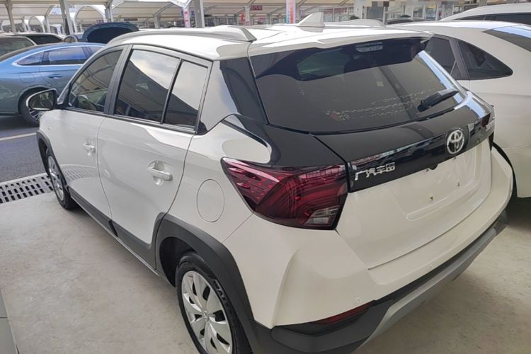 Toyota Yaris 2022 — фото 4