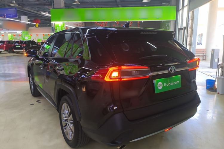 Toyota RAV4 2022 — 4