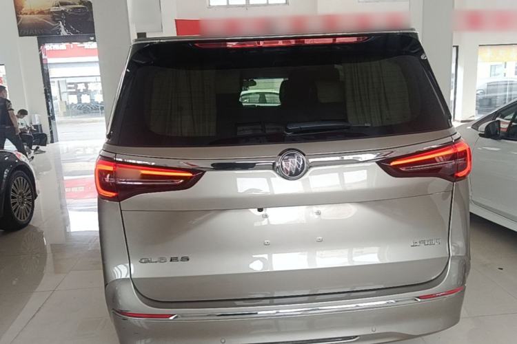 Buick GL8 2023 — 5