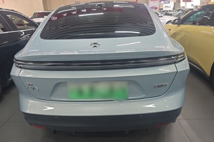 NIO ET5 2022 — 5