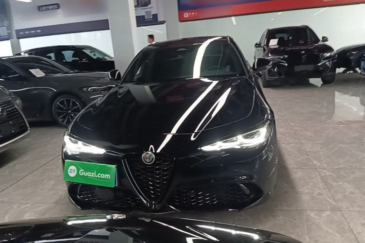 Alfa Romeo romeo giulia 2023 — фото 2