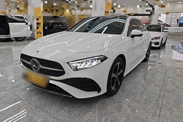 Mercedes-Benz A 200 L 2023 — фото 1