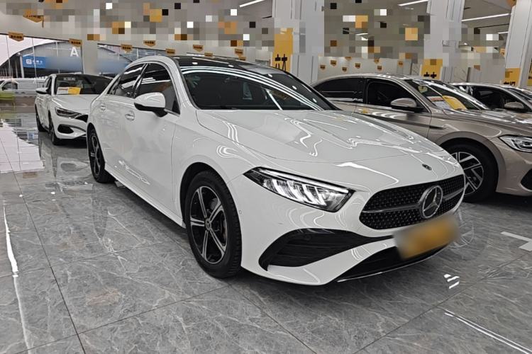 Mercedes-Benz A 200 L 2023 — фото 3