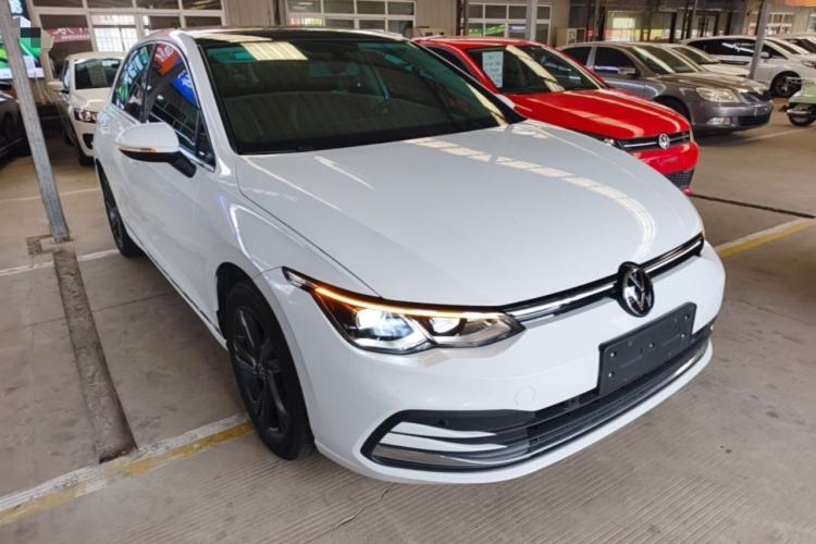 Volkswagen Golf 2024 — 3