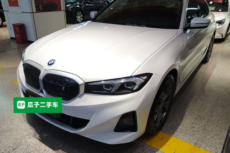 BMW i3 2025 — фото 1