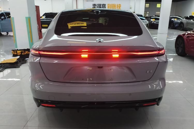 NIO ET5 2025 — 5