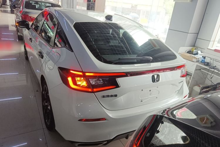Honda Civic 2023 — 5