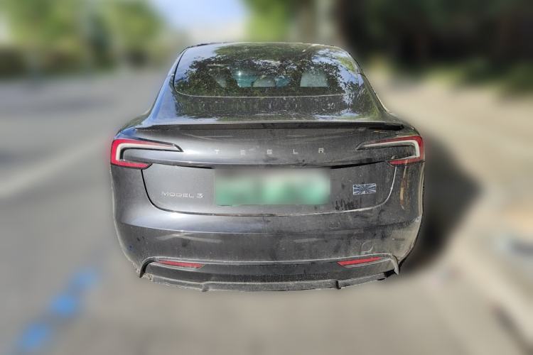Tesla Model 3 2024 — 5